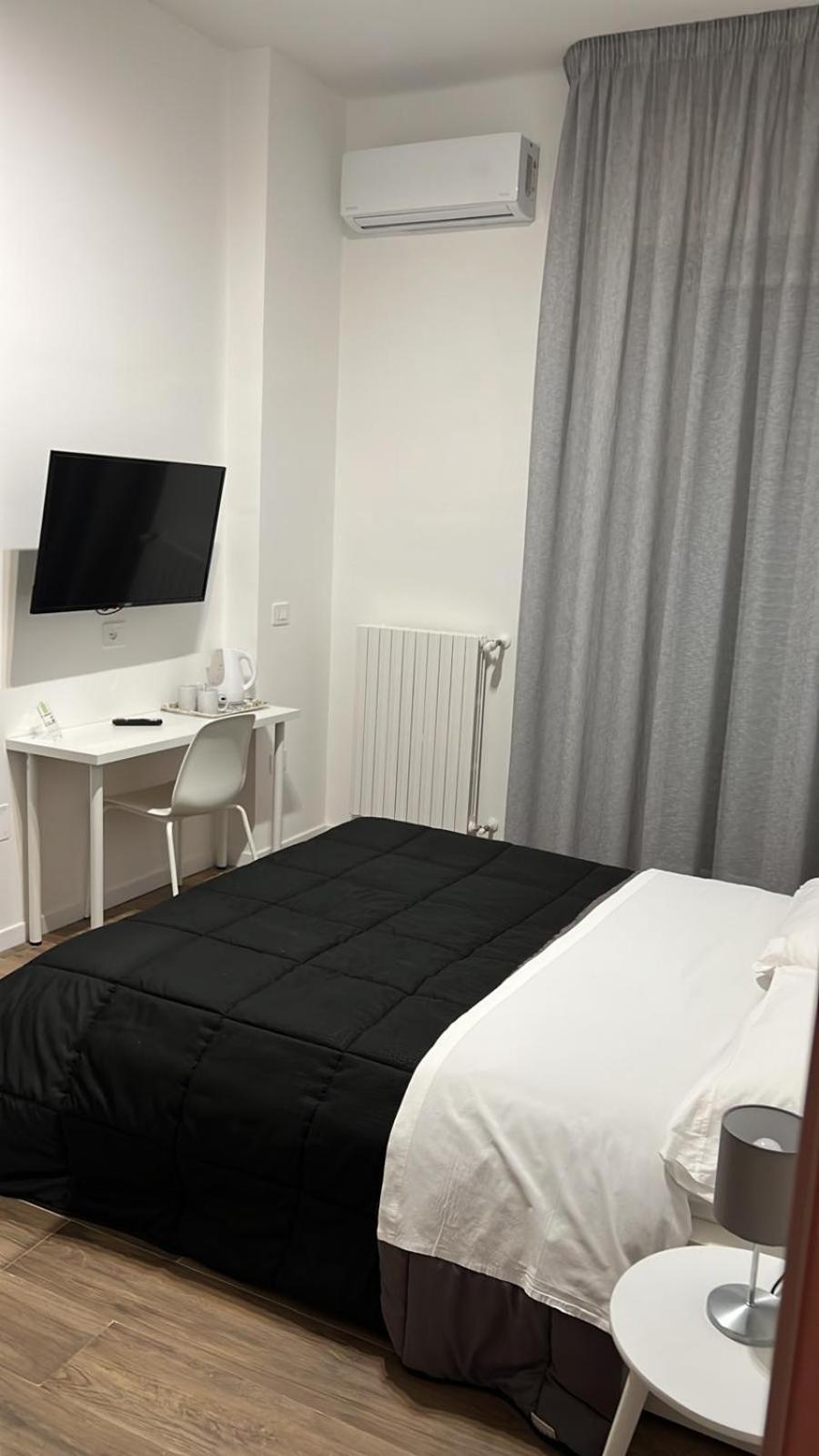 فوجيا Business Home Piazza Cesare Battisti B&B Residence المظهر الخارجي الصورة